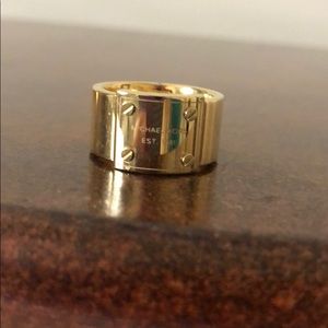Michael Kors ring